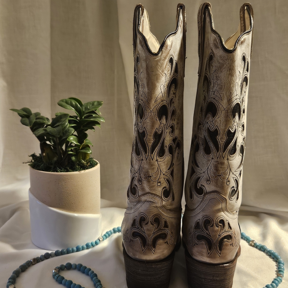 J.B. Dillon Cream and Black Cowboy Boots - Picture 7 of 11